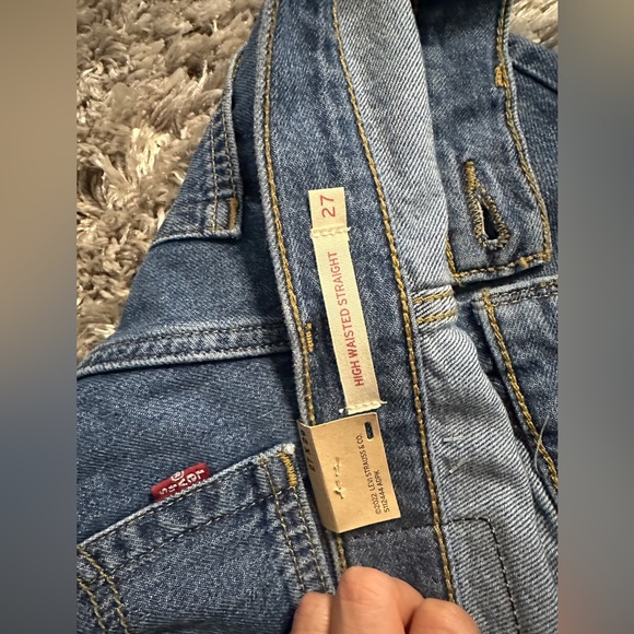 Levi high waisted prem jeans - Picture 6 of 6